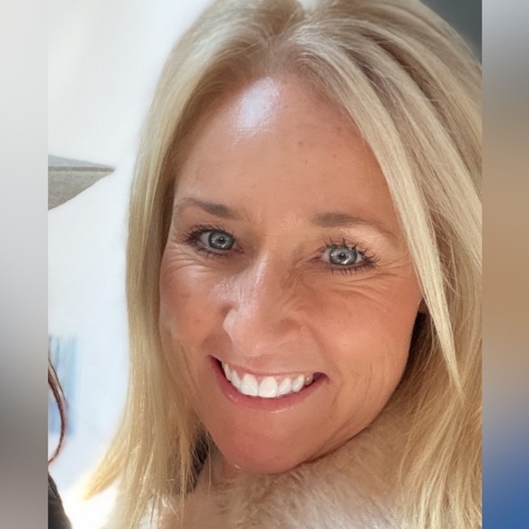 Meet your Posher, Kimberly - Picture 2 of 2